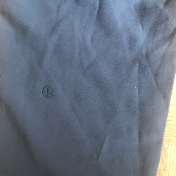 Lululemon on the fly pants size 4 - Picture 6 of 6
